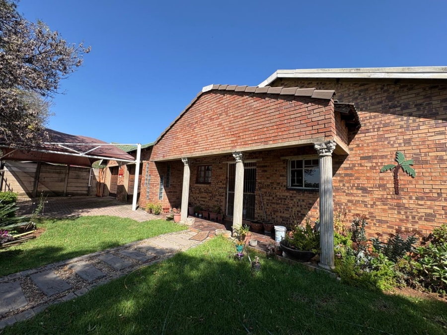 3 Bedroom Property for Sale in Vaalpark Free State